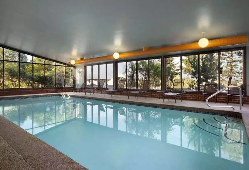 ホテル Embassy Suites By Hilton Portland Maine