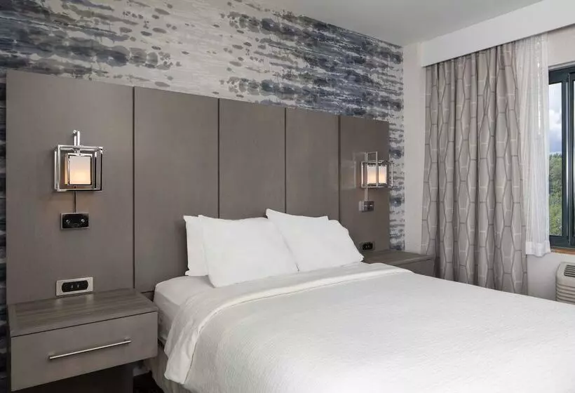 ホテル Embassy Suites By Hilton Portland Maine