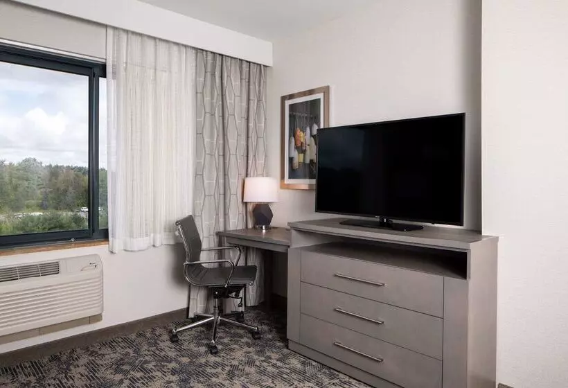 ホテル Embassy Suites By Hilton Portland Maine