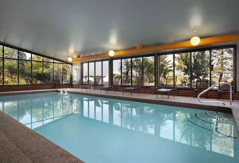 ホテル Embassy Suites By Hilton Portland Maine