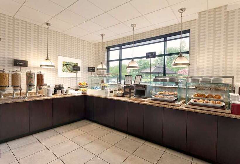 فندق Embassy Suites By Hilton Portland Maine