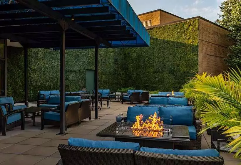 هتل Hilton Alexandria Mark Center