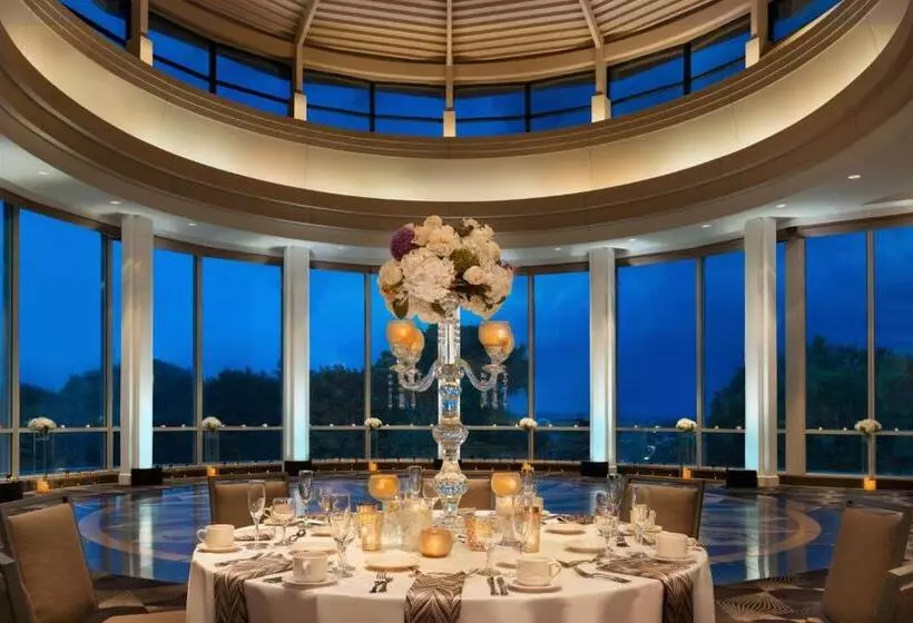 Отель Intercontinental St. Paul Riverfront, An Ihg