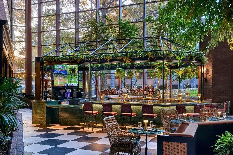 ホテル Omni Charlottesville