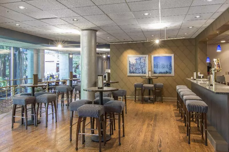 ホテル Omni Charlottesville