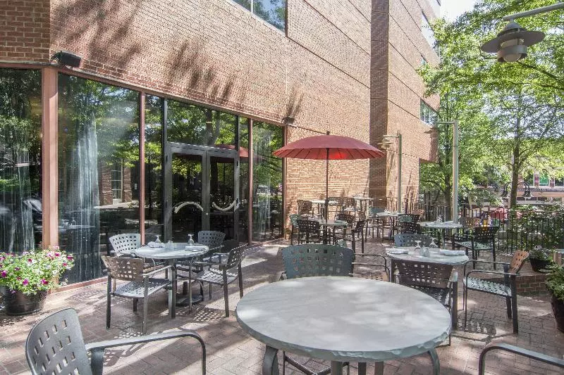 ホテル Omni Charlottesville