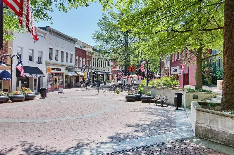 ホテル Omni Charlottesville