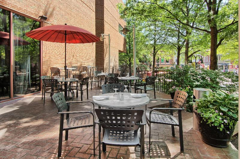 هتل Omni Charlottesville