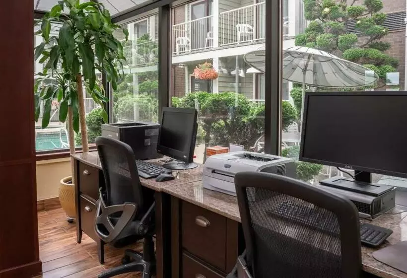 Hotel Ponderosa Inn Gresham