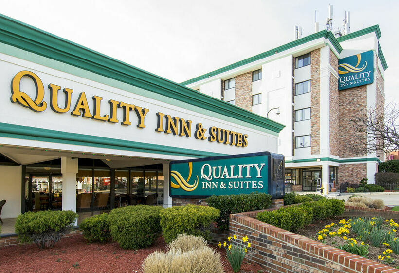 فندق Quality Inn & Suites College Park