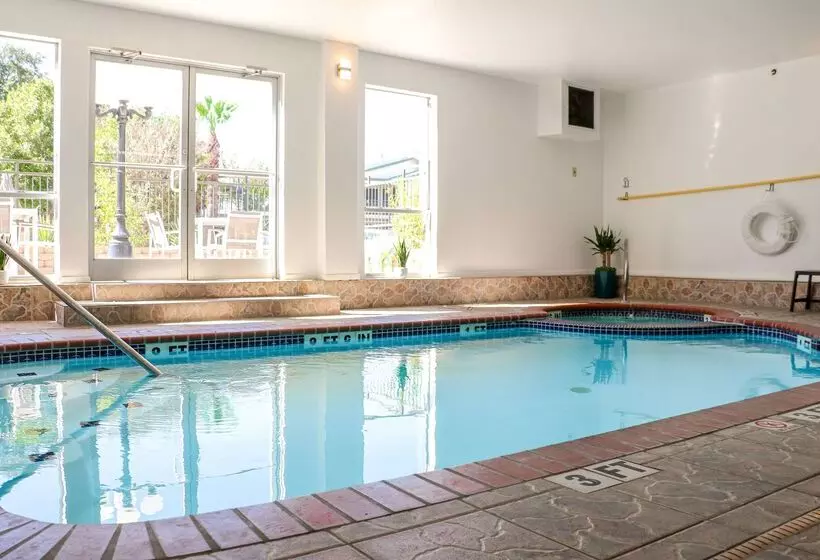 Hotel Ramada By Wyndham Del Rio