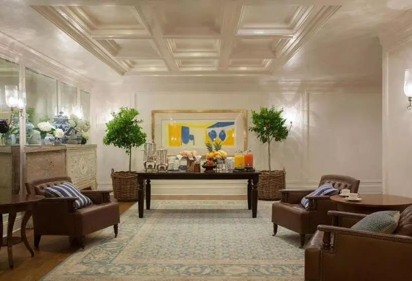 Отель Shutters On The Beach