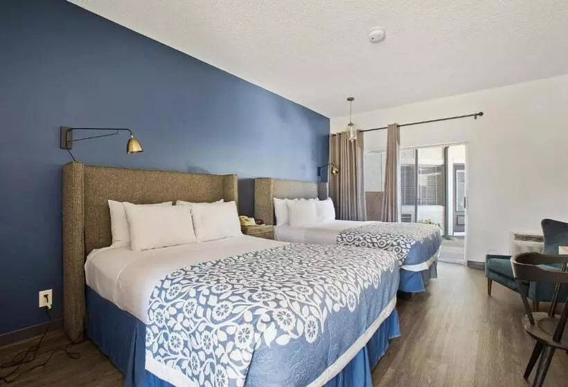 Отель Sideways Inn