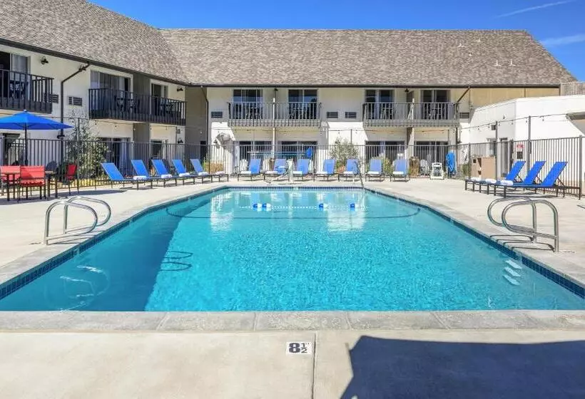 Отель Sideways Inn