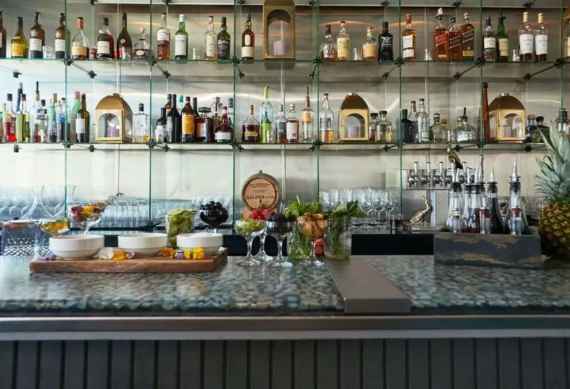 Portofino Hotel & Marina