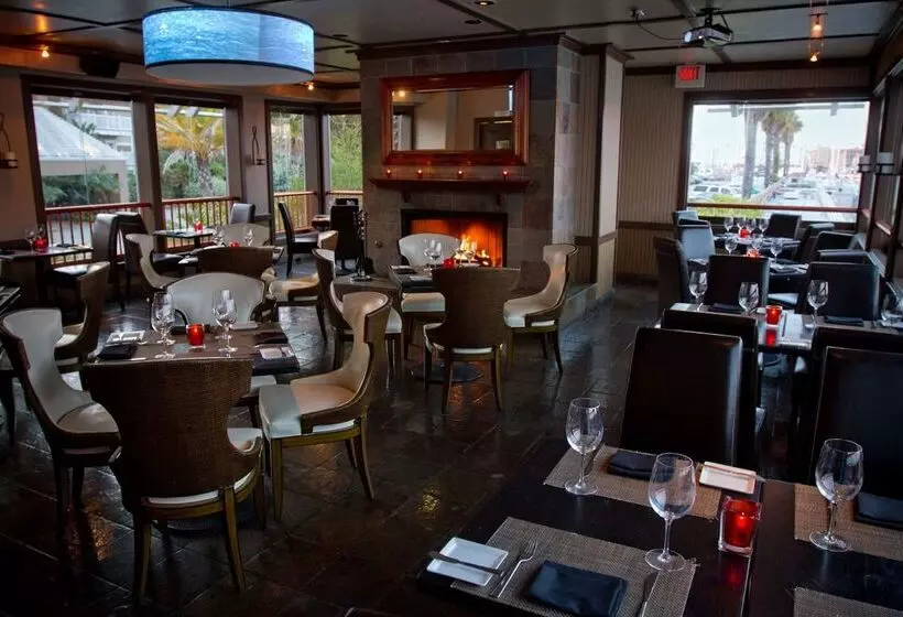 Portofino Hotel & Marina