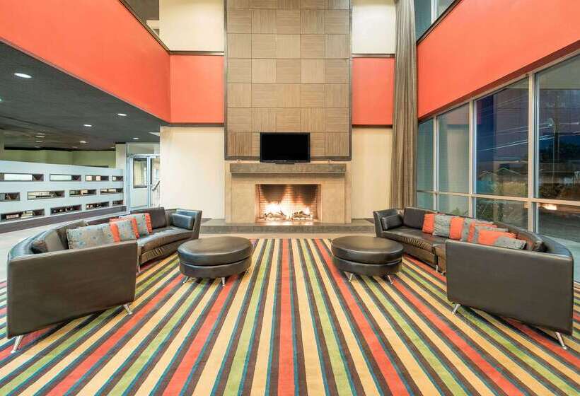 هتل Wyndham Garden Midland