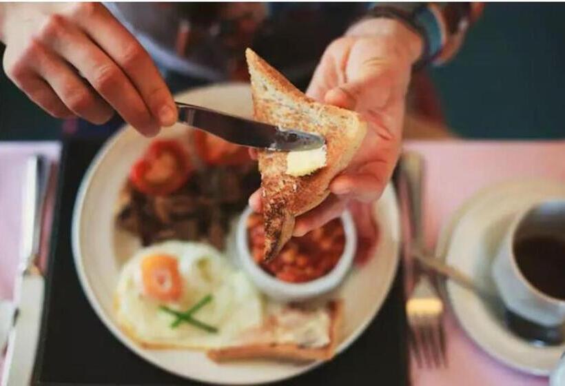 هتل Wyndham Garden Midland