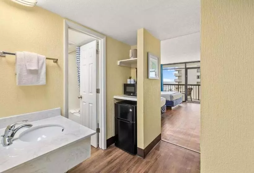 North Shore Oceanfront Resort Hotel With Waterpark