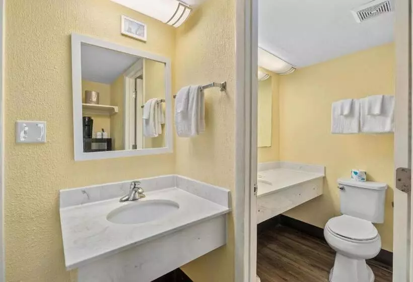 North Shore Oceanfront Resort Hotel With Waterpark