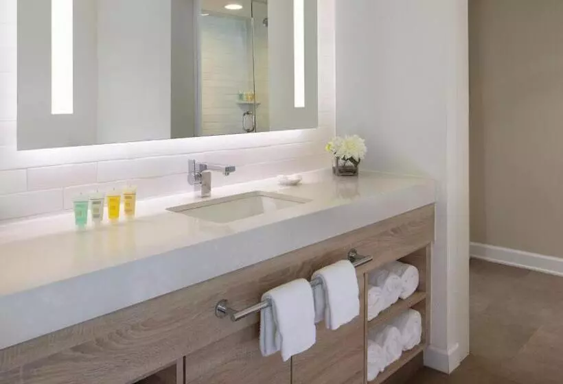 Pelican Cove Resort & Marina