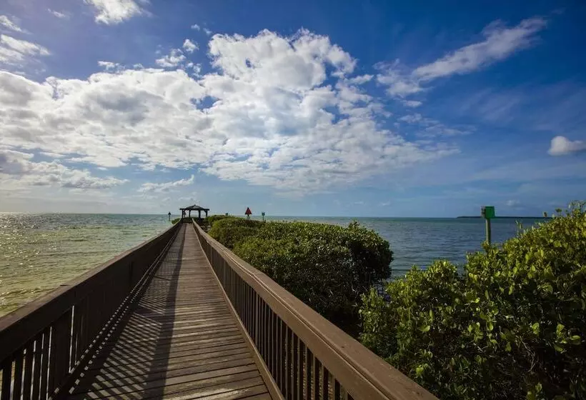 منتجع Ocean Pointe Suites At Key Largo