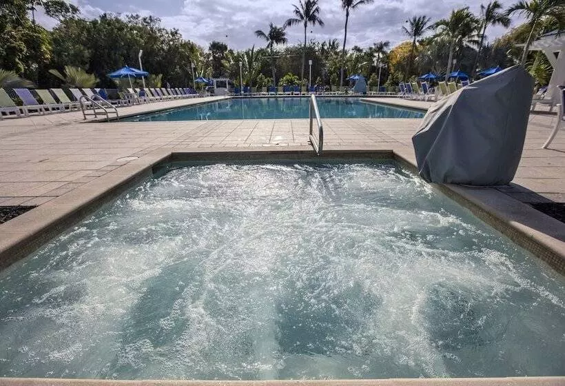 منتجع Ocean Pointe Suites At Key Largo