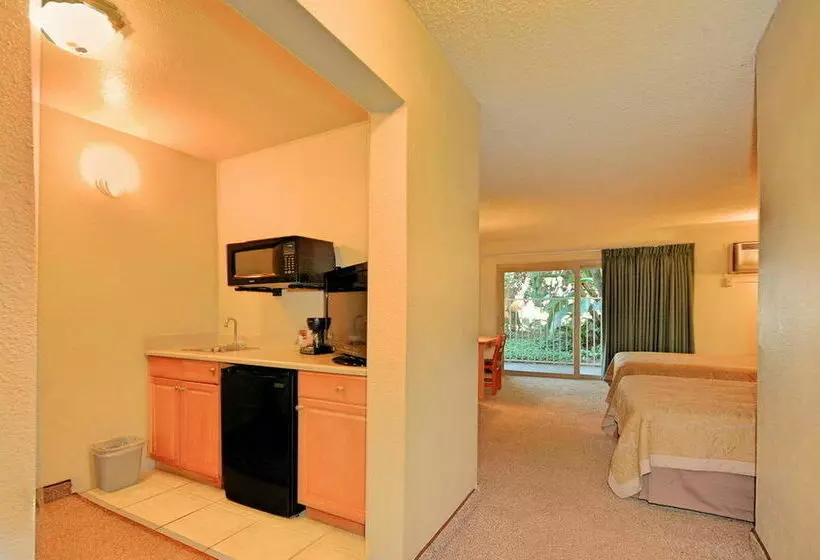 Motel Super 8 By Wyndham Long Beach