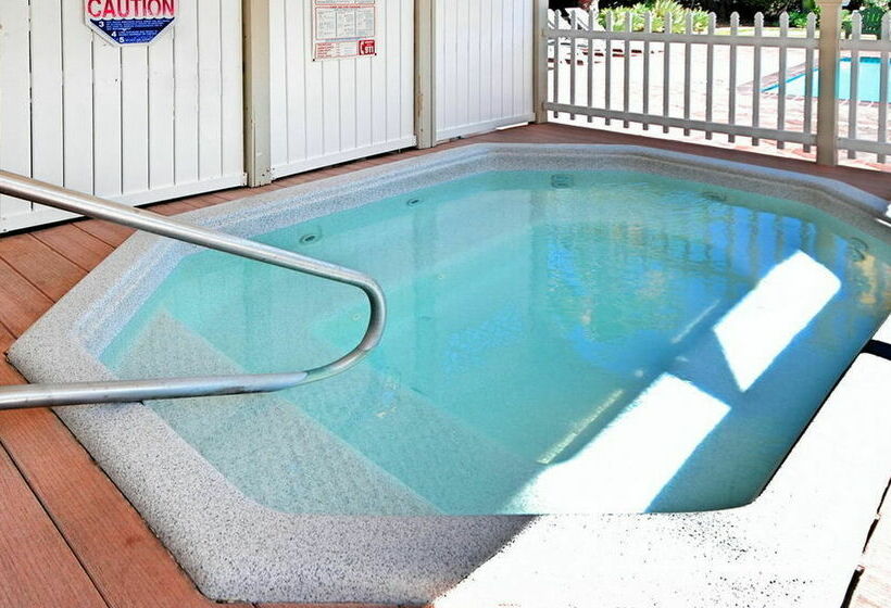 モーテル Super 8 By Wyndham Long Beach