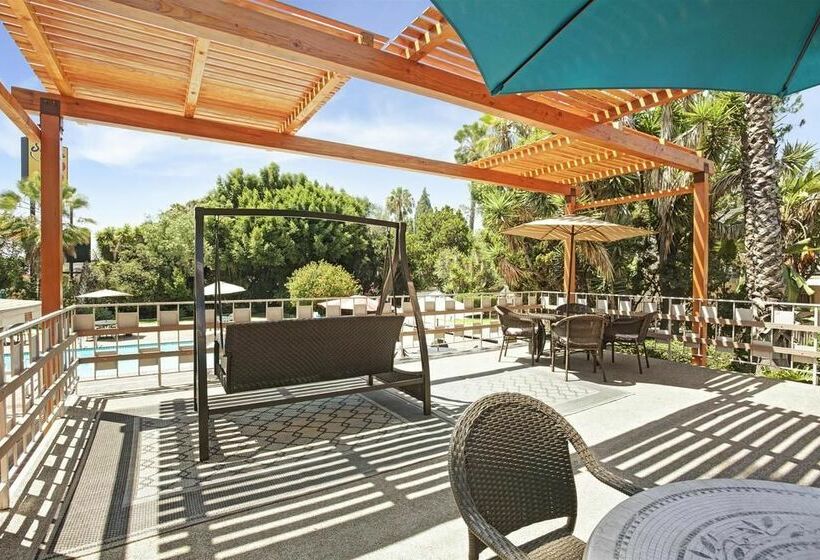 モーテル Super 8 By Wyndham Long Beach