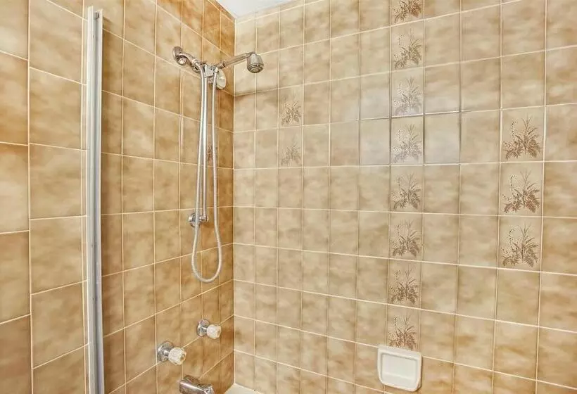 Motel Super 8 By Wyndham Long Beach