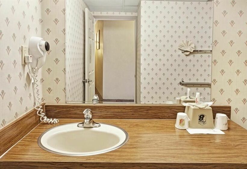 モーテル Super 8 By Wyndham Long Beach