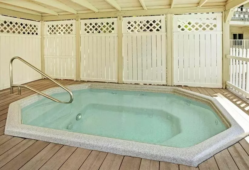 Motel Super 8 By Wyndham Long Beach