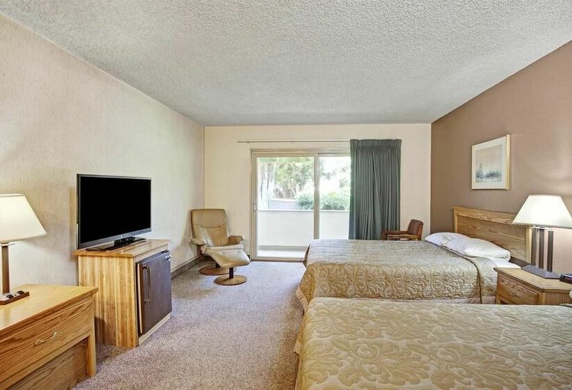 モーテル Super 8 By Wyndham Long Beach