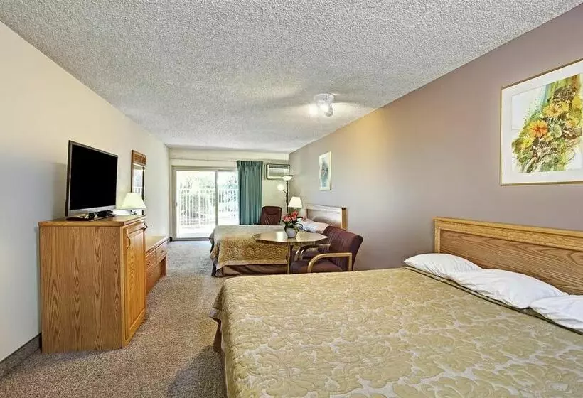 Motel Super 8 By Wyndham Long Beach