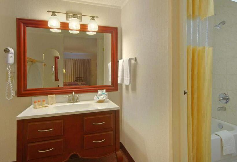 فندق Days Inn By Wyndham San Diego/downtown/convention Center