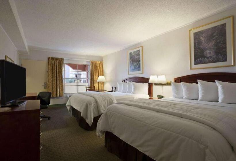 فندق Days Inn By Wyndham San Diego/downtown/convention Center