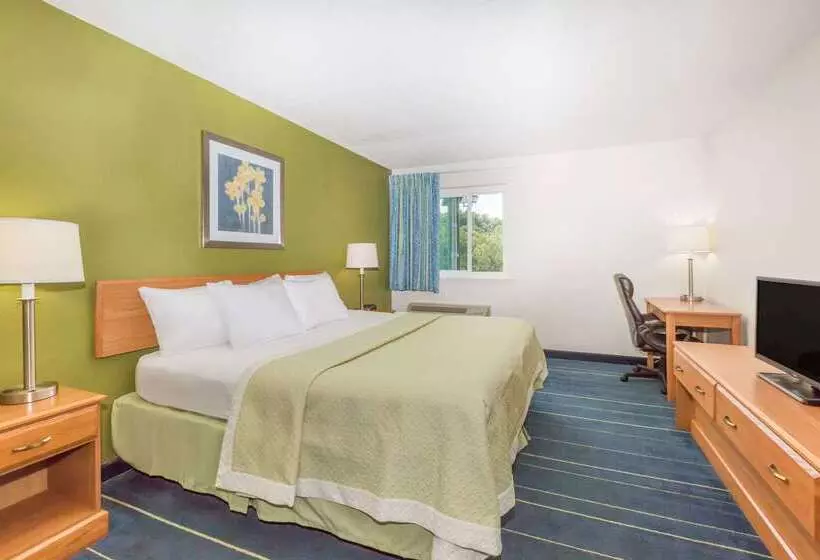 בית מלון כפרי Days Inn & Suites By Wyndham Bridgeport  Clarksburg