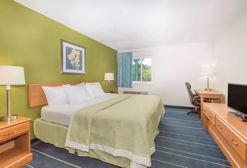 בית מלון כפרי Days Inn & Suites By Wyndham Bridgeport  Clarksburg