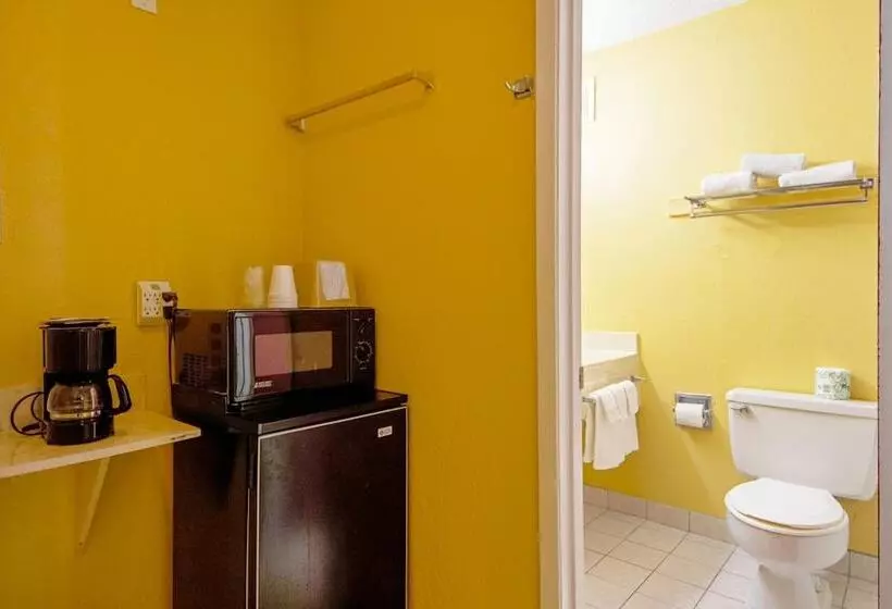 호텔 Economy Inn & Suites