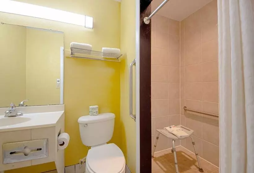 호텔 Economy Inn & Suites