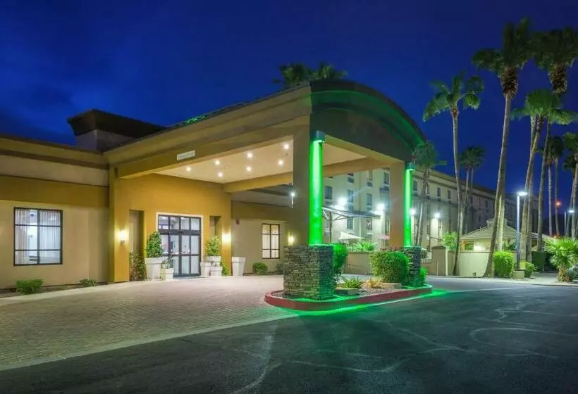 בית מלון כפרי Holiday Inn North Phoenix