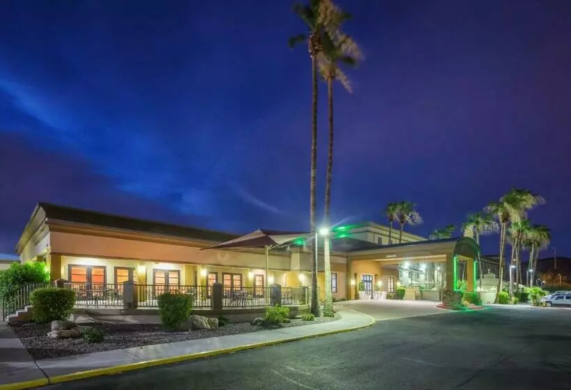 בית מלון כפרי Holiday Inn North Phoenix
