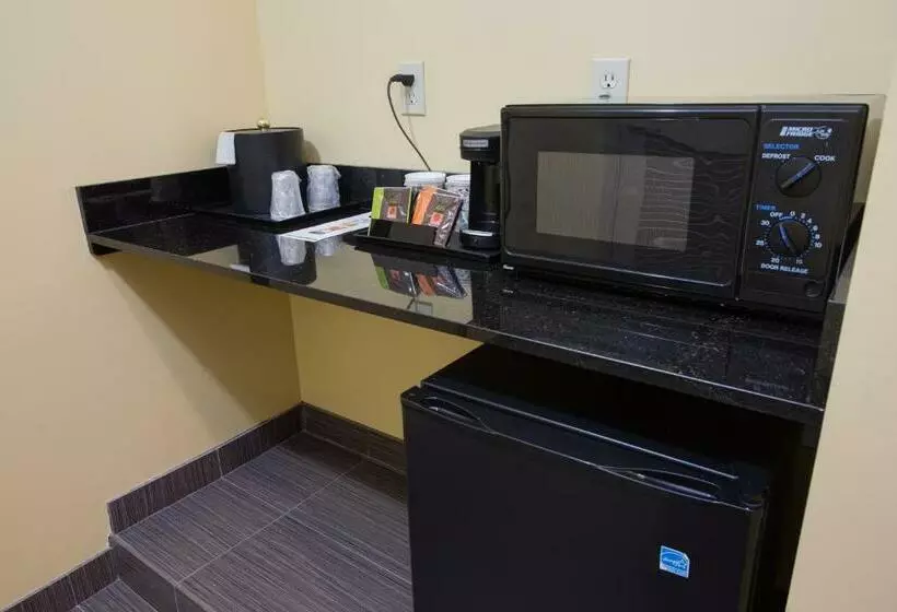 בית מלון כפרי Holiday Inn North Phoenix