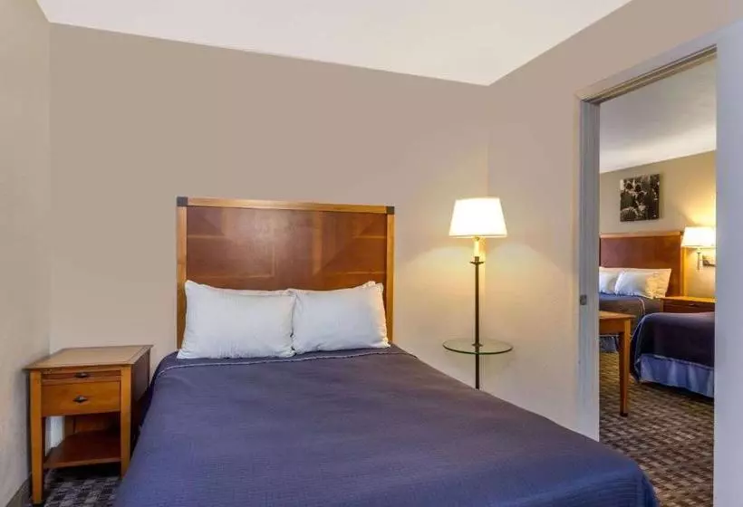 酒店 Howard Johnson By Wyndham Scottsdale Old Town