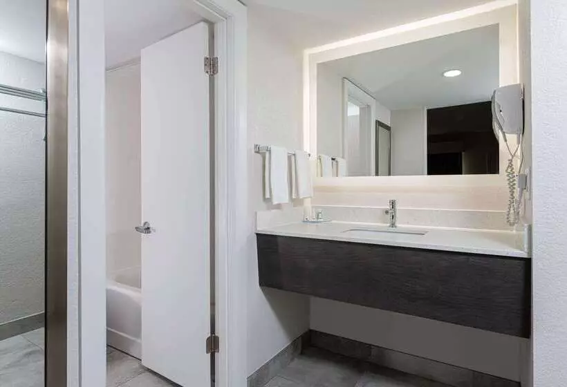 ホテル Quality Inn Asheville Downtown Tunnel Rd