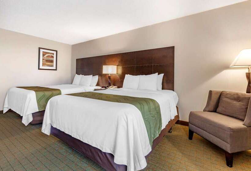 هتل Quality Inn & Suites Escanaba North