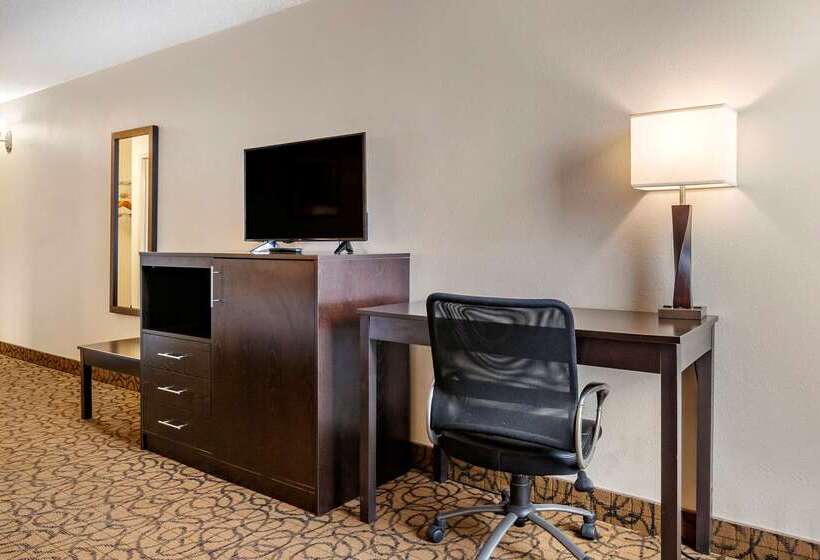 هتل Quality Inn & Suites Escanaba North