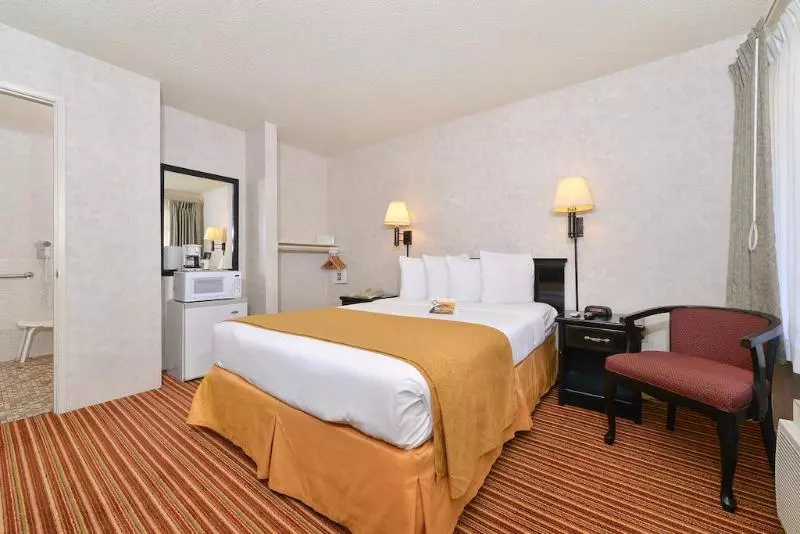 فندق Quality Inn & Suites San Diego East County 