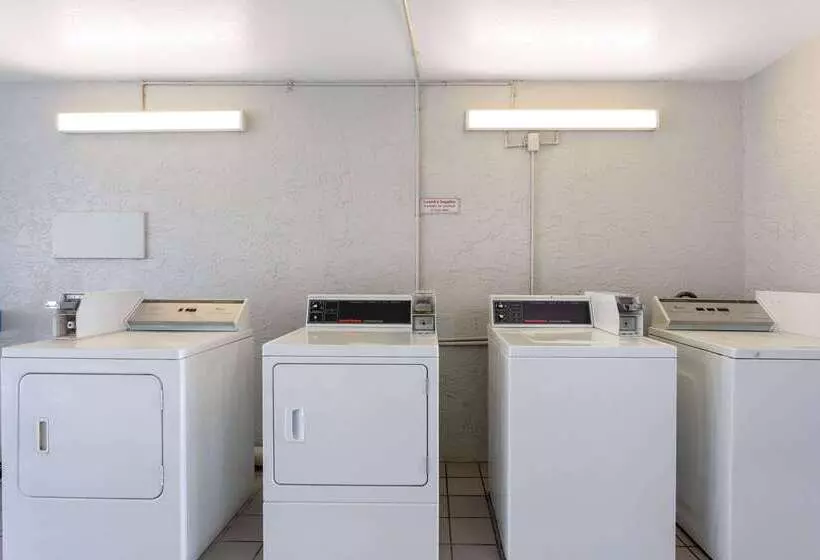 Hotel Ramada By Wyndham Altamonte Springs Near I4